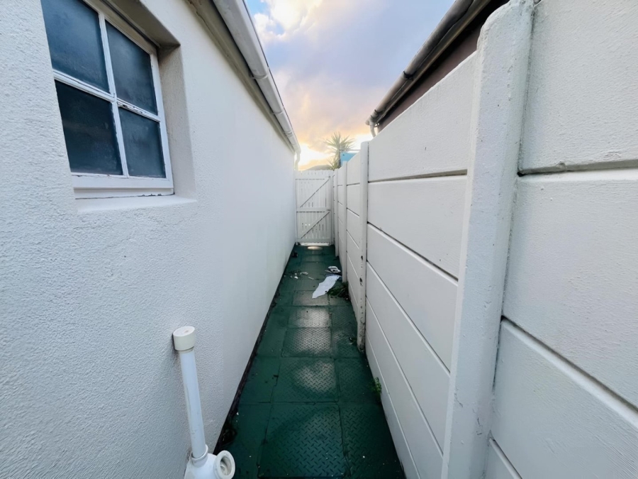 3 Bedroom Property for Sale in Wetton Western Cape